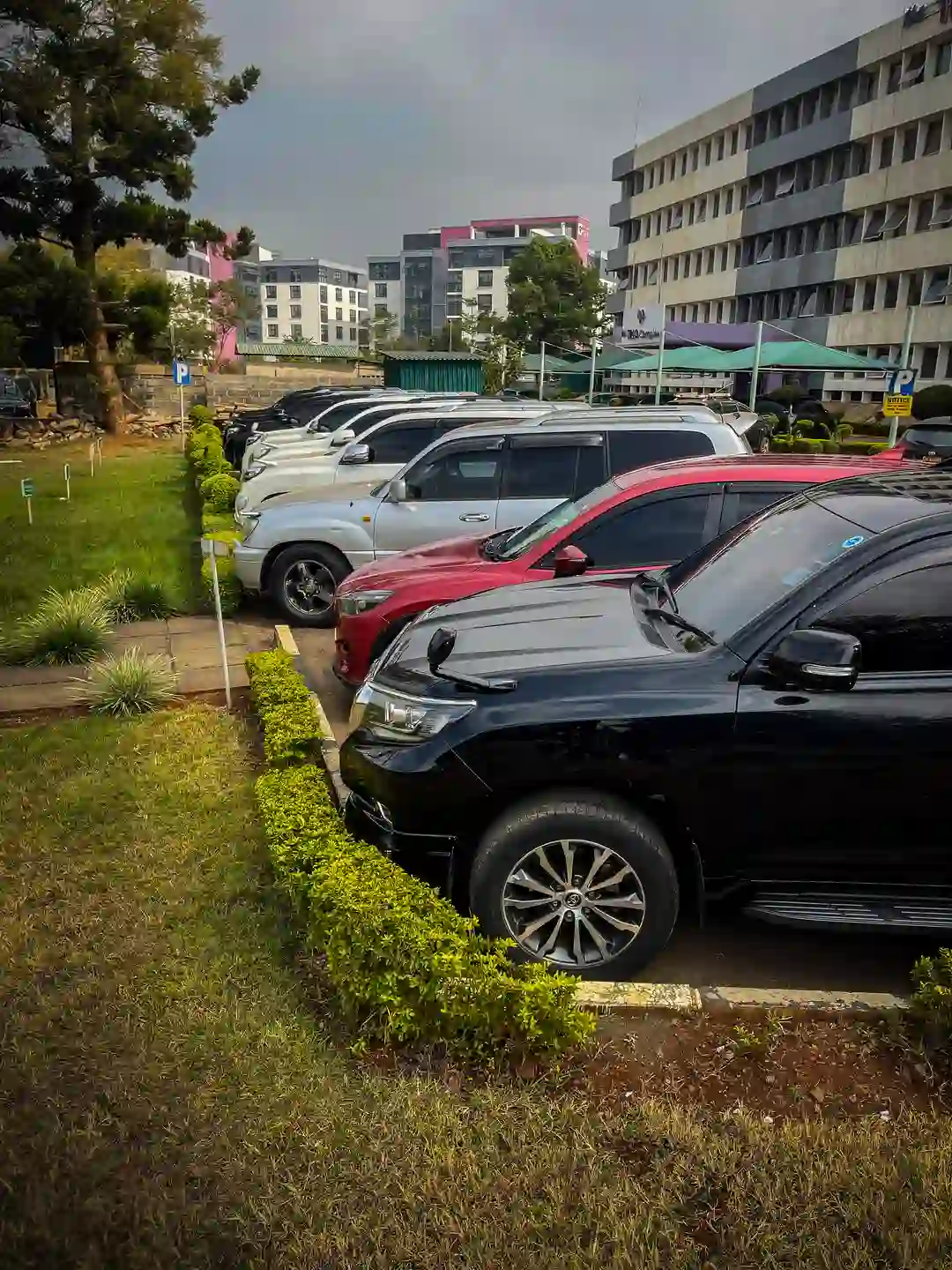 V8 LC200 & Prado Car Yard Car Hire