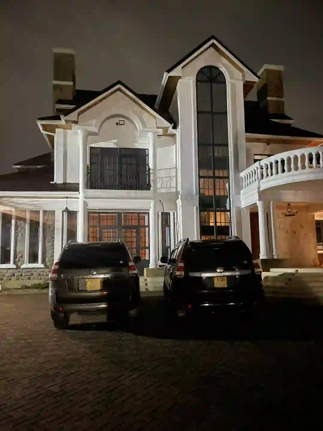 Prado Prado Night House Car Hire